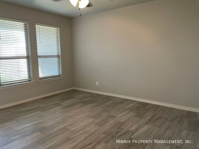 Building Photo - 1647 Wrigley Dr