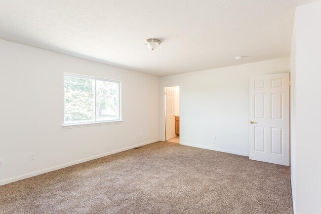 Building Photo - 6 Sunpath Wy