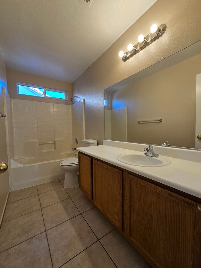 Building Photo - Spacious Two-Story Home in a Cul-de-Sac Location