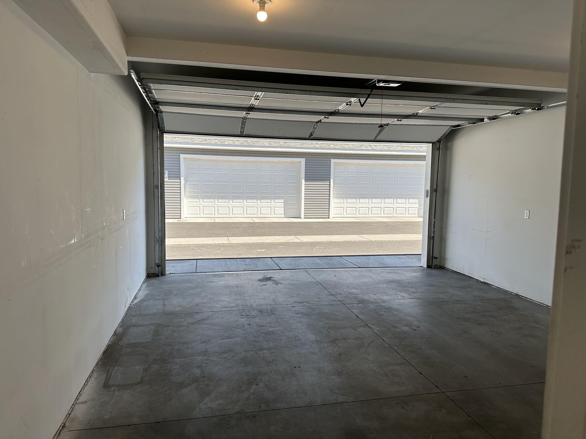 Building Photo - 187 Courthouse Way