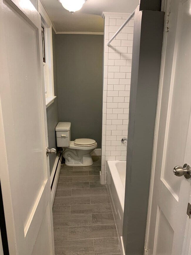 Building Photo - Charming 3-Bedroom Apartment in Midtown Ki...