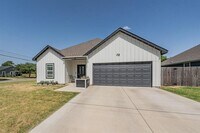 Building Photo - 3501 Dillard St