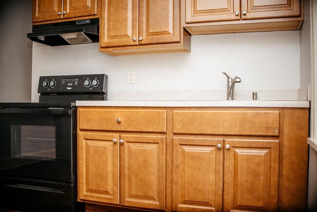 Building Photo - 331 N 3rd St