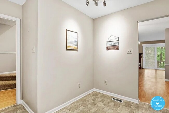 Building Photo - 5738-5733 3 Oaks Dr