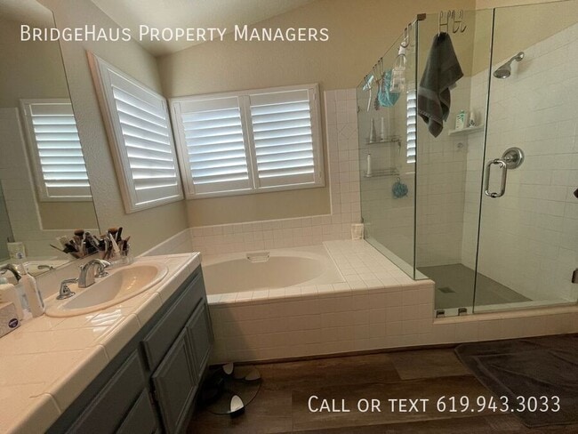 Building Photo - 965 Tempera Ct