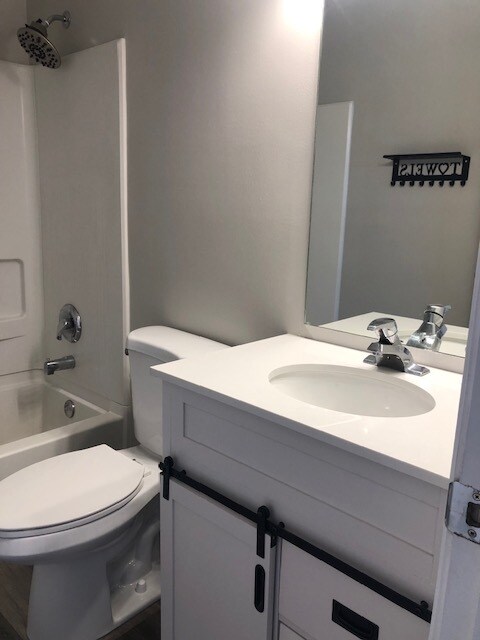 Building Photo - 472 E Braidhill Dr