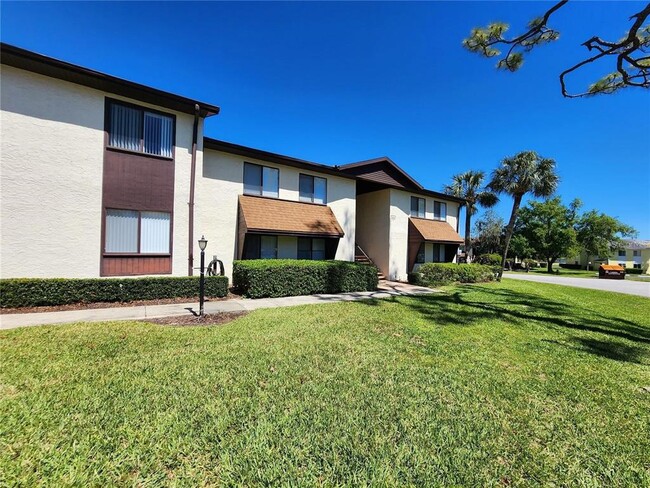 Primary Photo - 552 Fairways Dr