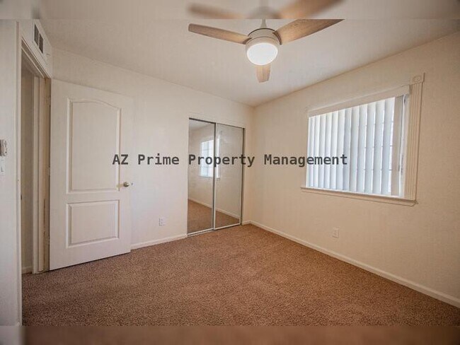 Building Photo - 2429 E Juanita Ave