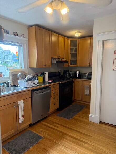 KITCHEN - 881 Broadway