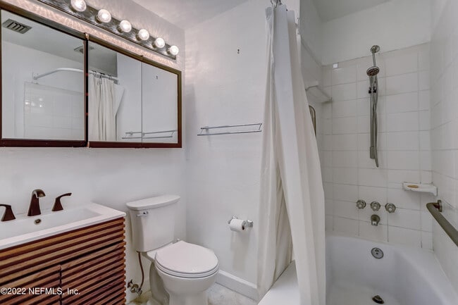 Building Photo - 4009 Bess Rd