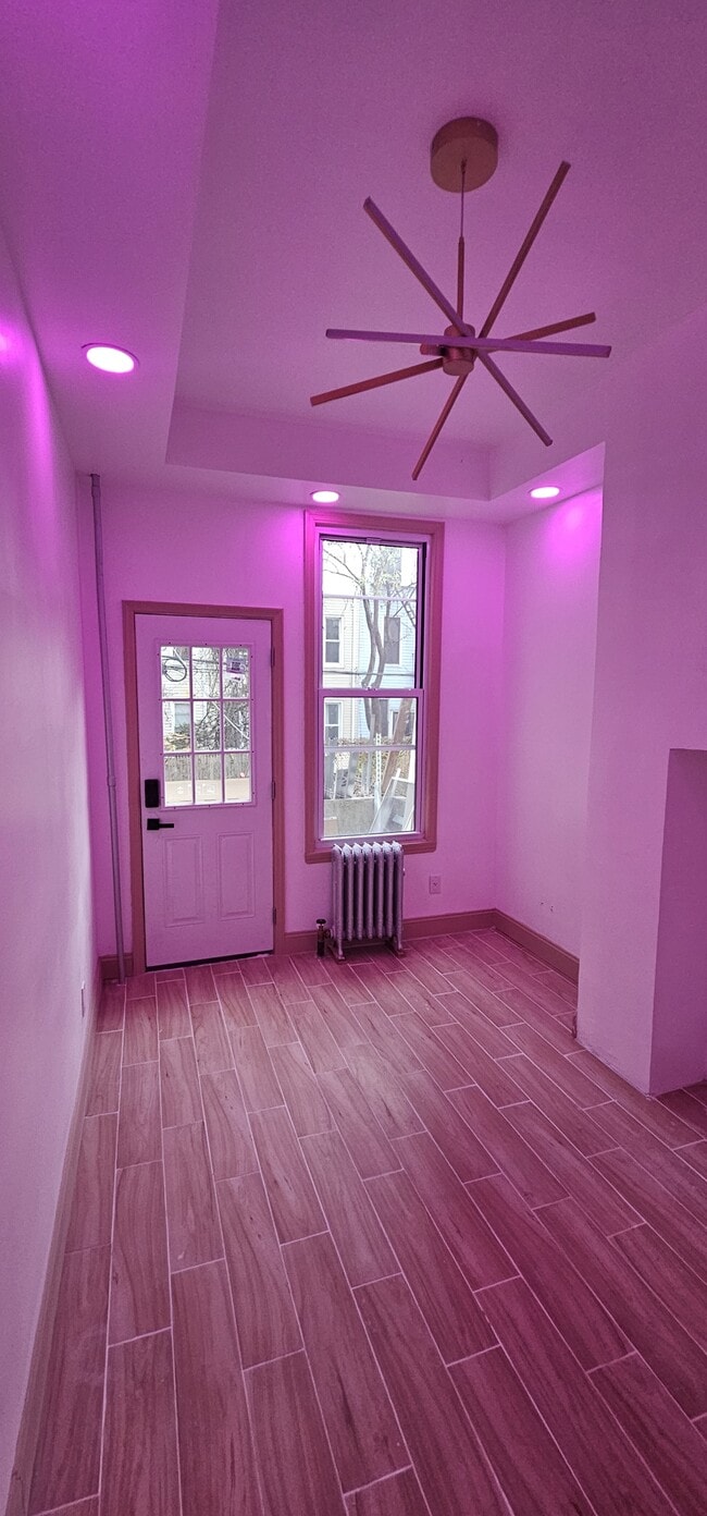 Building Photo - 70 Weirfield St