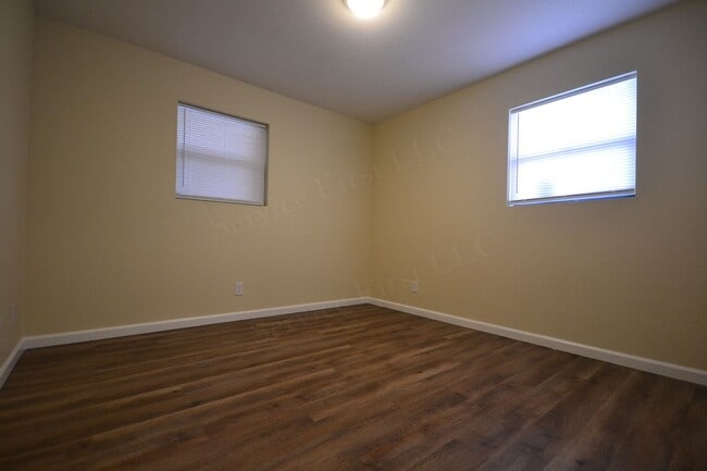 Building Photo - Pike Apartments