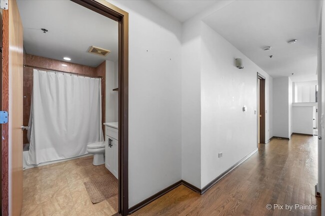 Building Photo - 1201 W Adams St