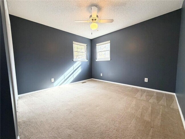 Building Photo - 5 Haslingden Ln