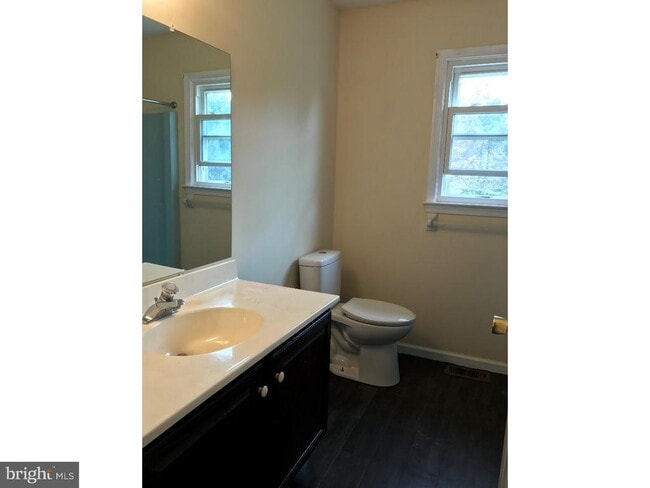 Building Photo - 2 Corwen Terrace W