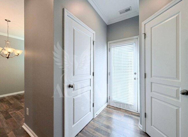 Building Photo - 705 Keystone Park Dr