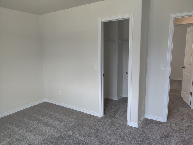 Building Photo - New Home in Enclaves - Close to Barnes Rd!