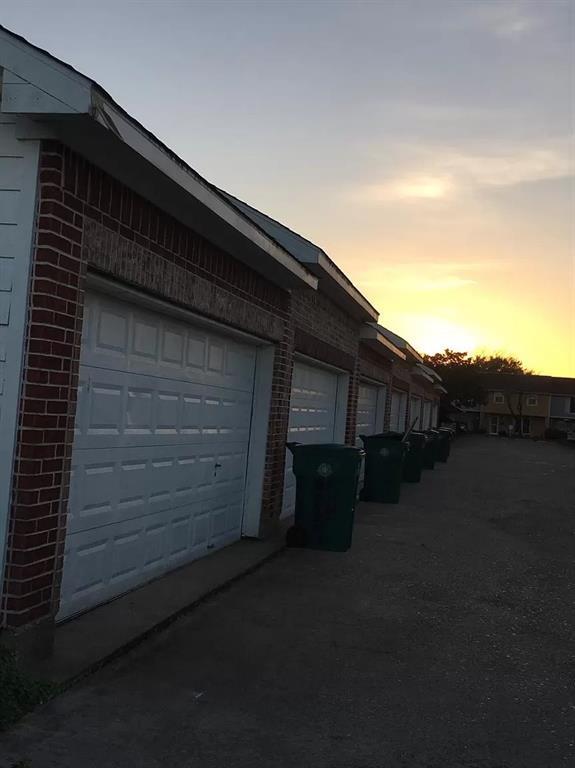 Building Photo - 4227 Benard Ct