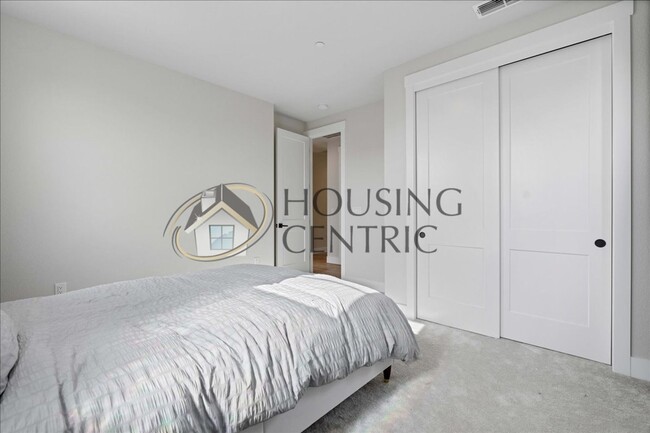 Building Photo - New Construction Executive Rental Home in ...