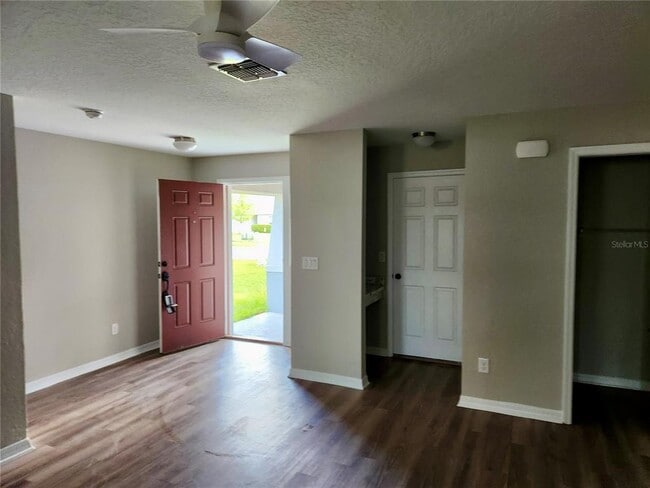Building Photo - 4571 Calumet Dr