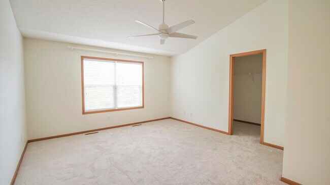 Building Photo - 15250 Florist Cir