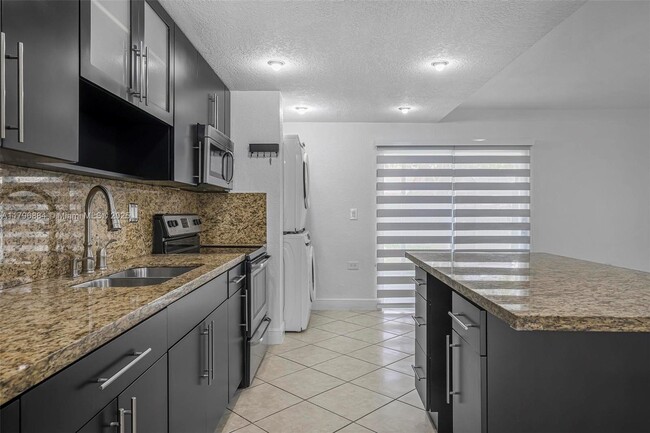 Building Photo - 899 W 79th St