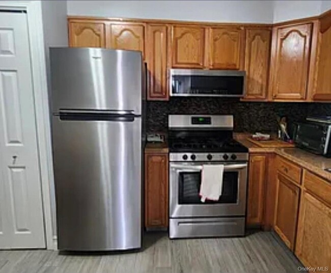 Building Photo - 15 Sagamore Rd