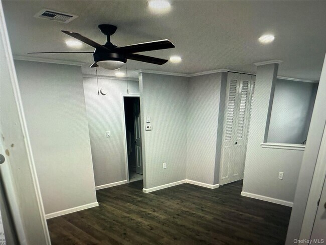 Building Photo - 333 Woodbridge Dr