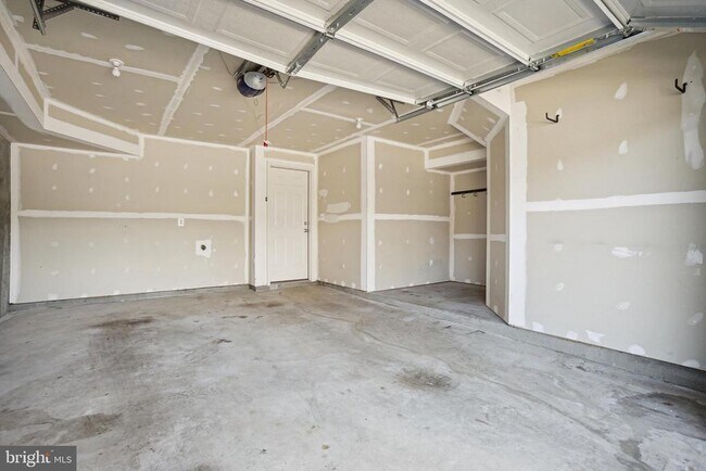 Building Photo - 41685 St Albans Terrace
