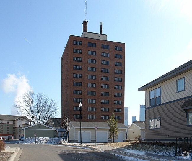 Building Photo - Art Love Manor