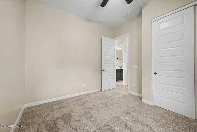 Building Photo - 2937 E Longhorn Dr