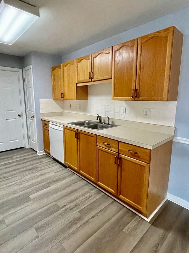 Building Photo - 422 Amelia Lakes