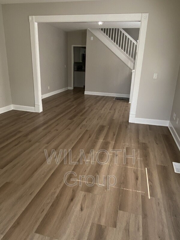 Building Photo - 1029 Blaine Ave