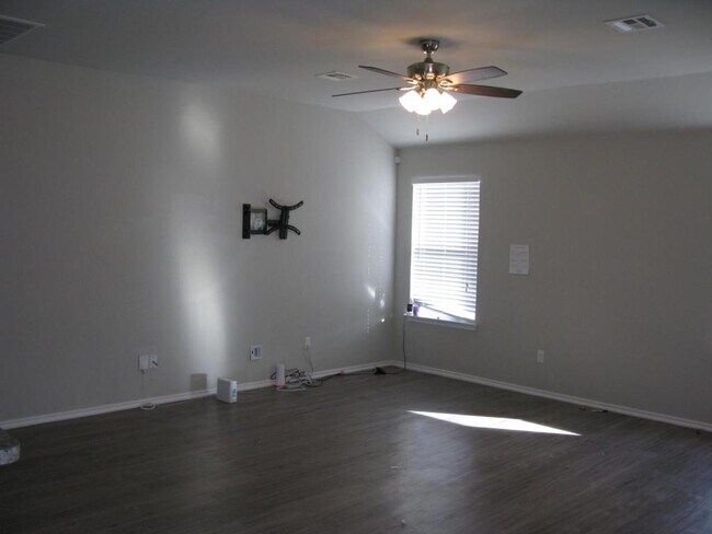 Building Photo - 3540 SE 96th St