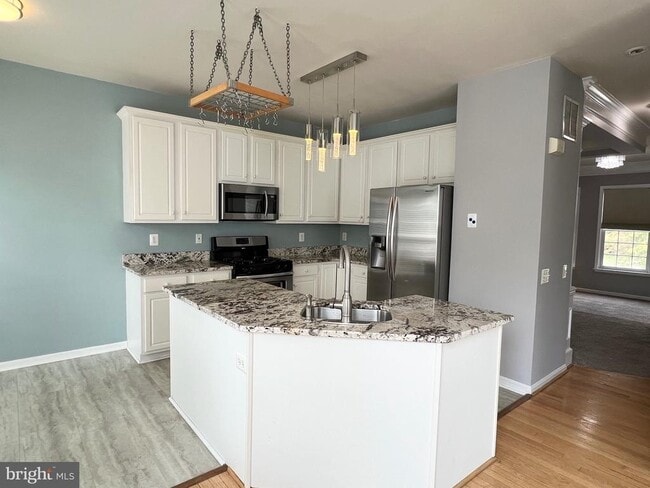 Building Photo - 22464 Maison Carree Square