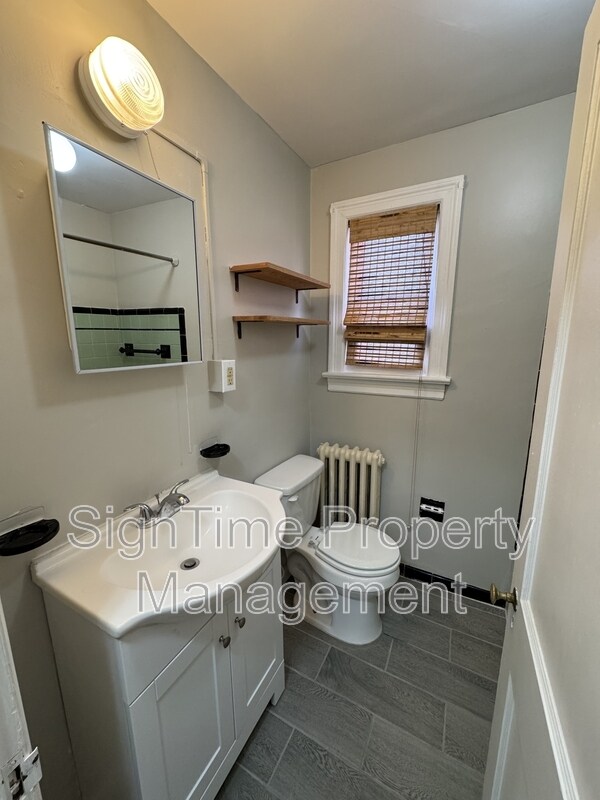 Building Photo - 63 Broadway