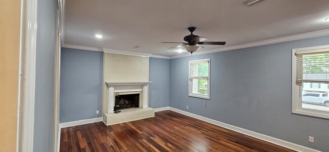 Building Photo - 1117 Appian Way