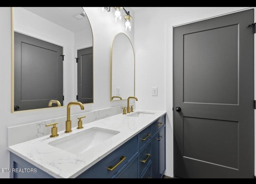 Building Photo - 3429 Garden Dr