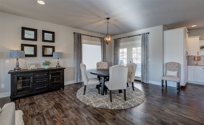 Building Photo - Beautiful 3+ bed, 3 bath home with 4 car garage, VIEWS, chef's kitchen and much more!