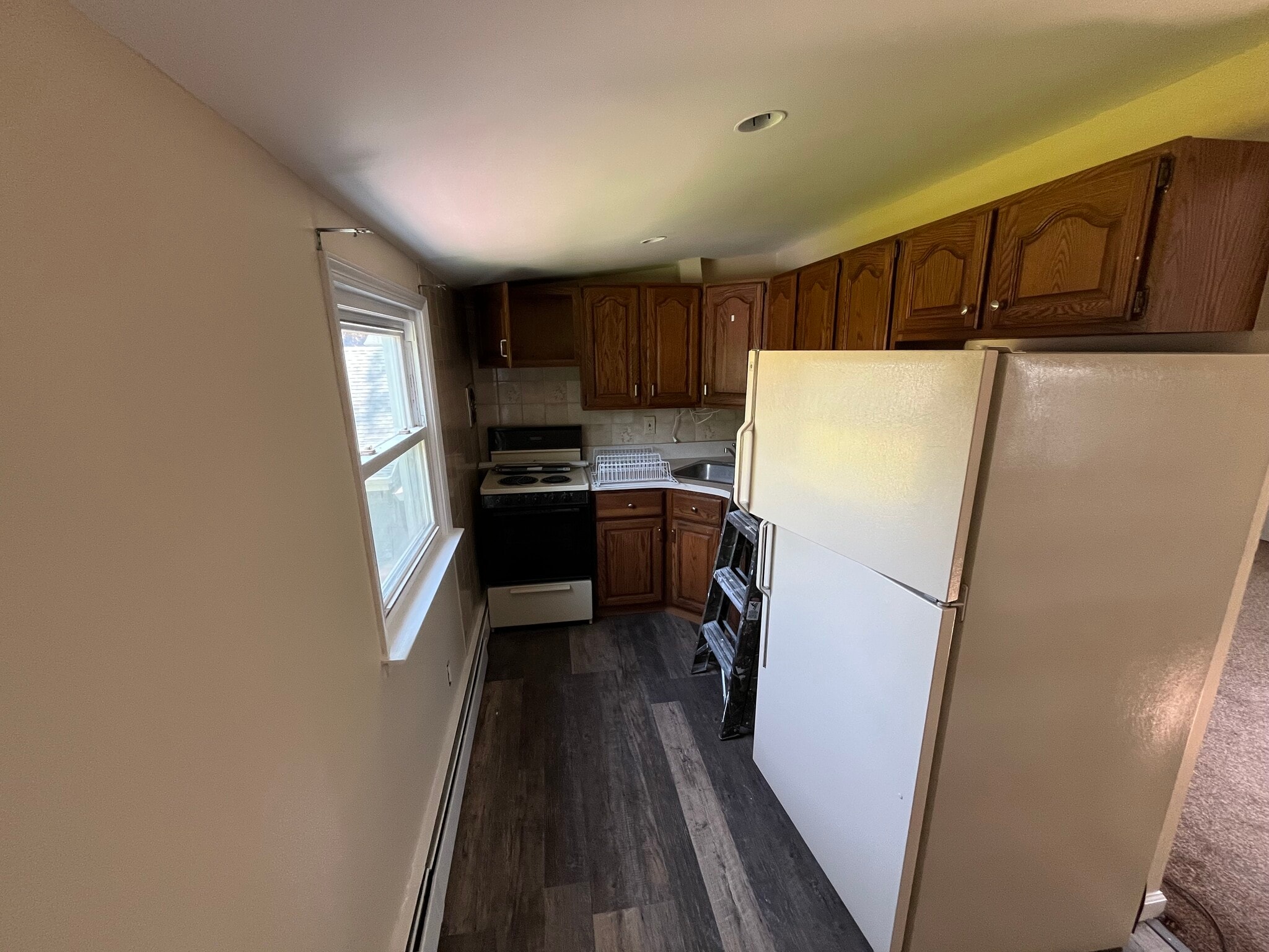 Building Photo - 615 Floral Pl