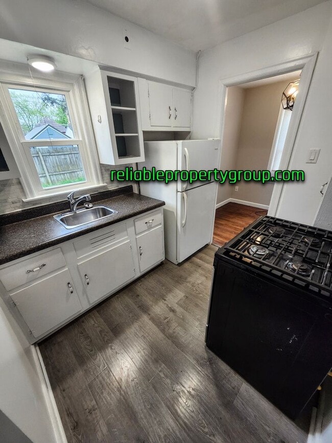 Building Photo - New Listing in Fort Wayne