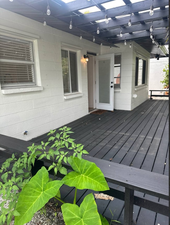 Building Photo - 4390 Maple St NE