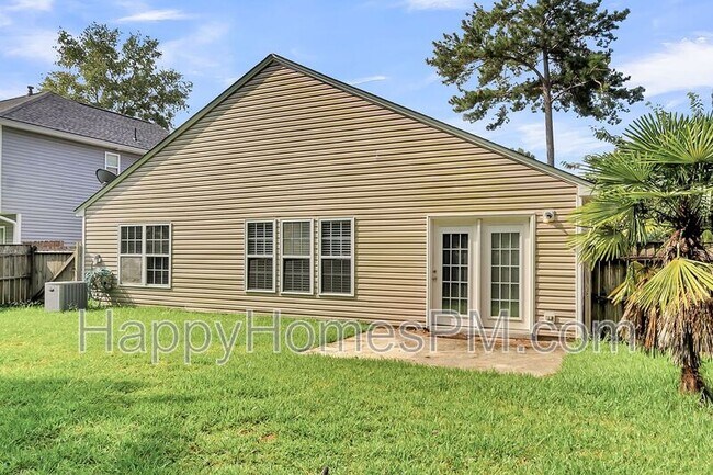 Building Photo - 101 Sparkleberry Ln