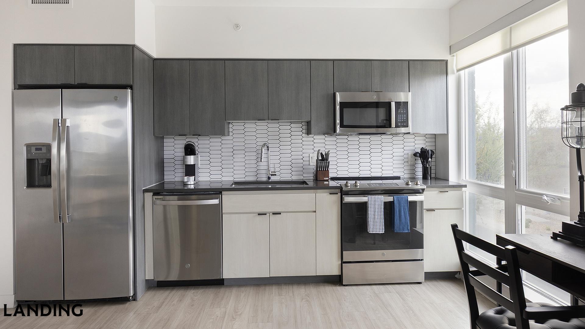 Building Photo - 707 S Farmer Ave