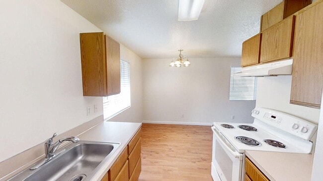 Building Photo - 618 NE 93rd Ave