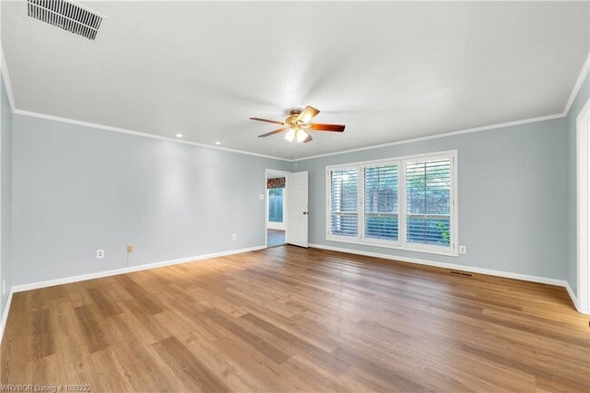 Building Photo - 2411 S 46th St