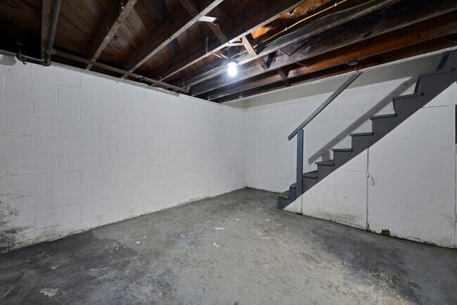 Building Photo - 1757-1759-1759 E Frankfort St
