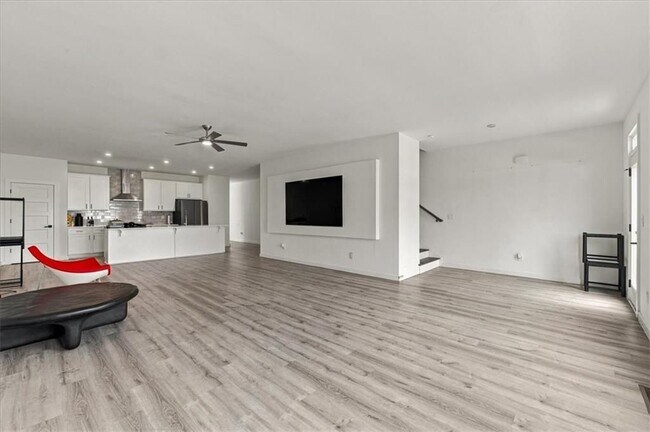 Building Photo - 1077 Glen Opal Dr