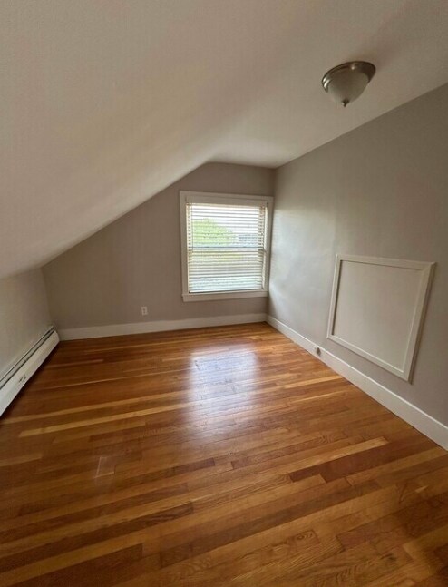 Building Photo - 224 Banks St