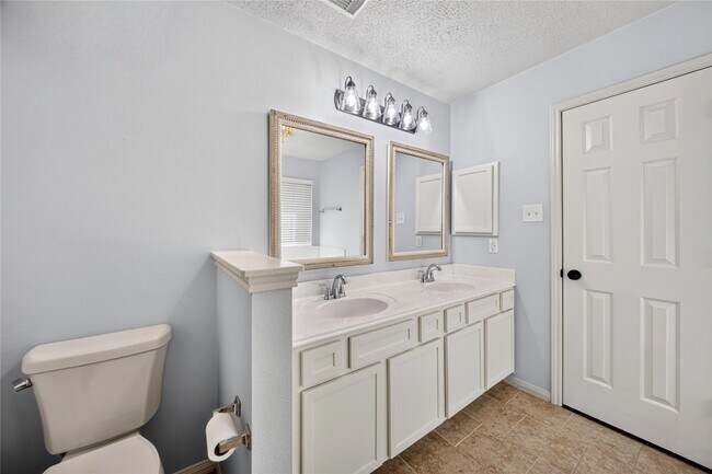 Building Photo - 20515 Spring Bluff Ln
